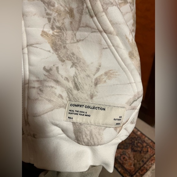 Comfrt Camo zip hoodie - Picture 3 of 13